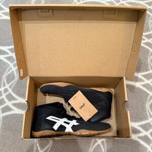 BRAND NEW Adidas Matflex 7 Sneakers in Black/White Size 7 1/2